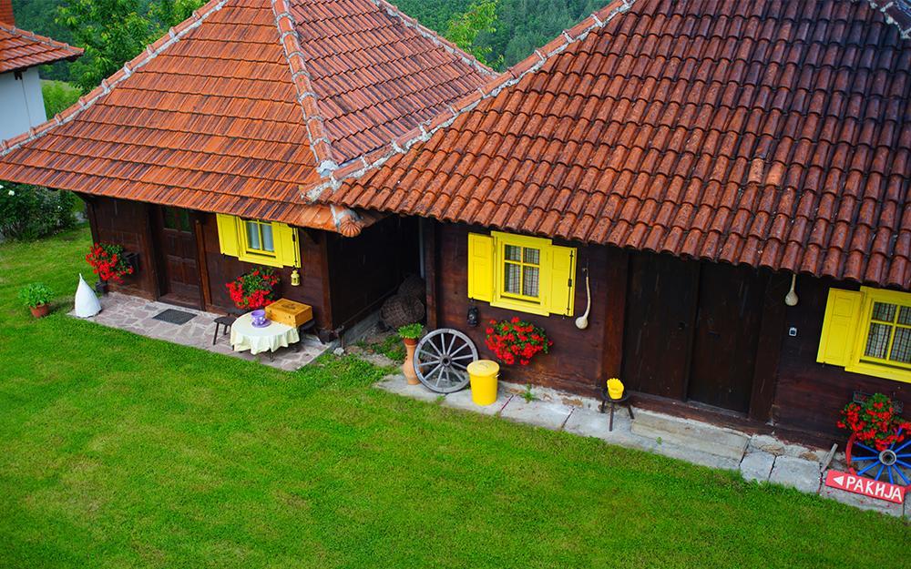 Etno Selo Rajski Konaci Leusici Esterno foto