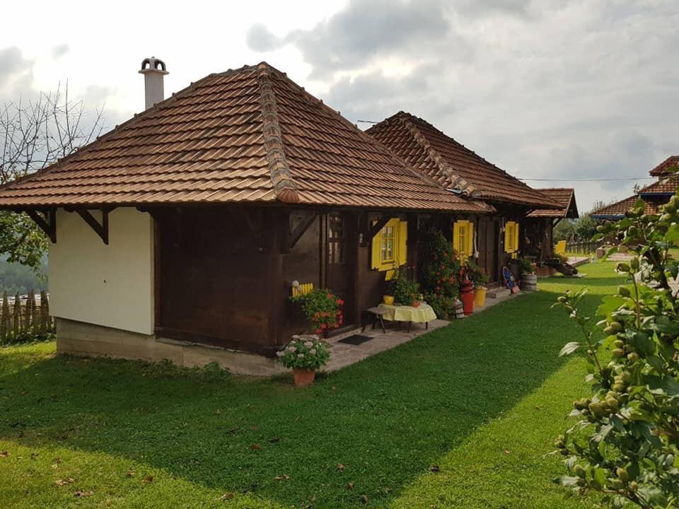 Etno Selo Rajski Konaci Leusici Esterno foto